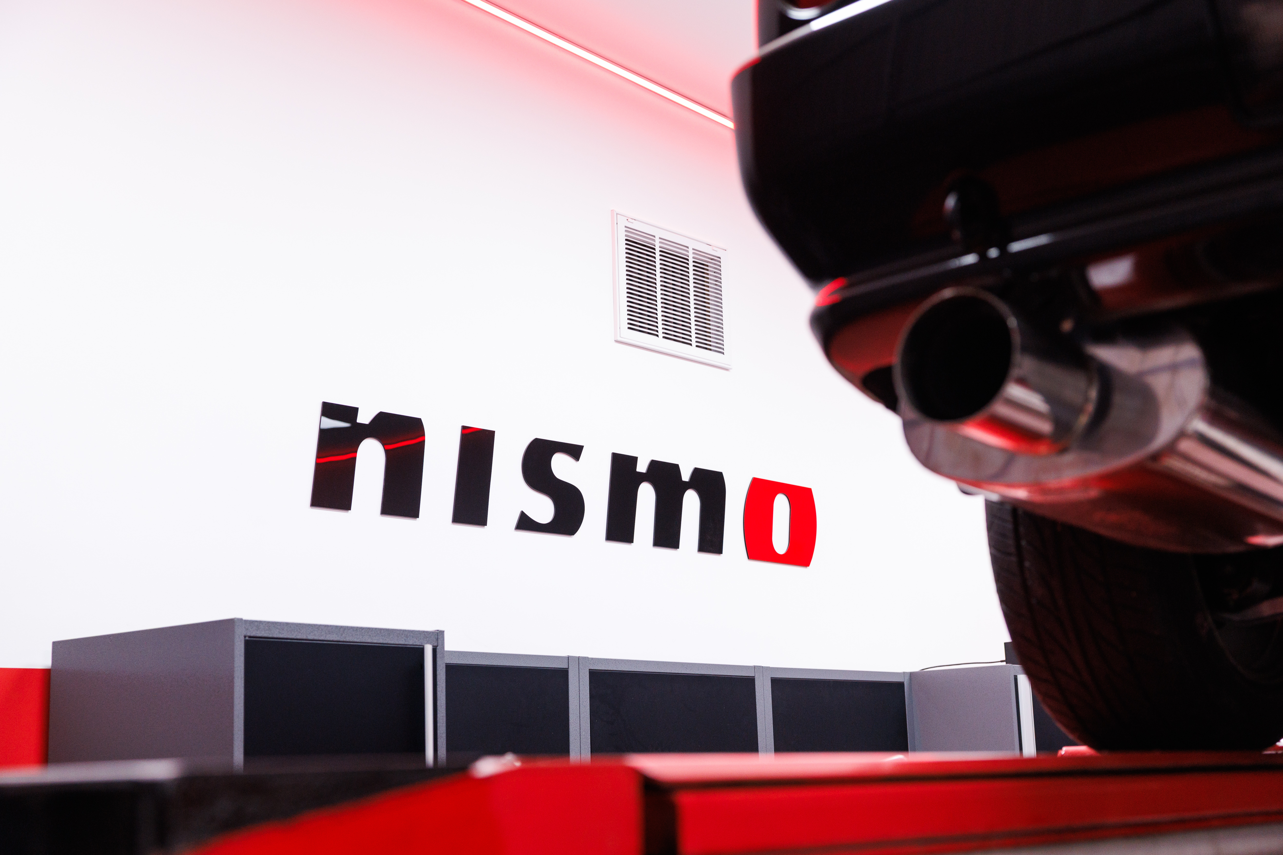 Nissan NISMOPerformanceCentre 010