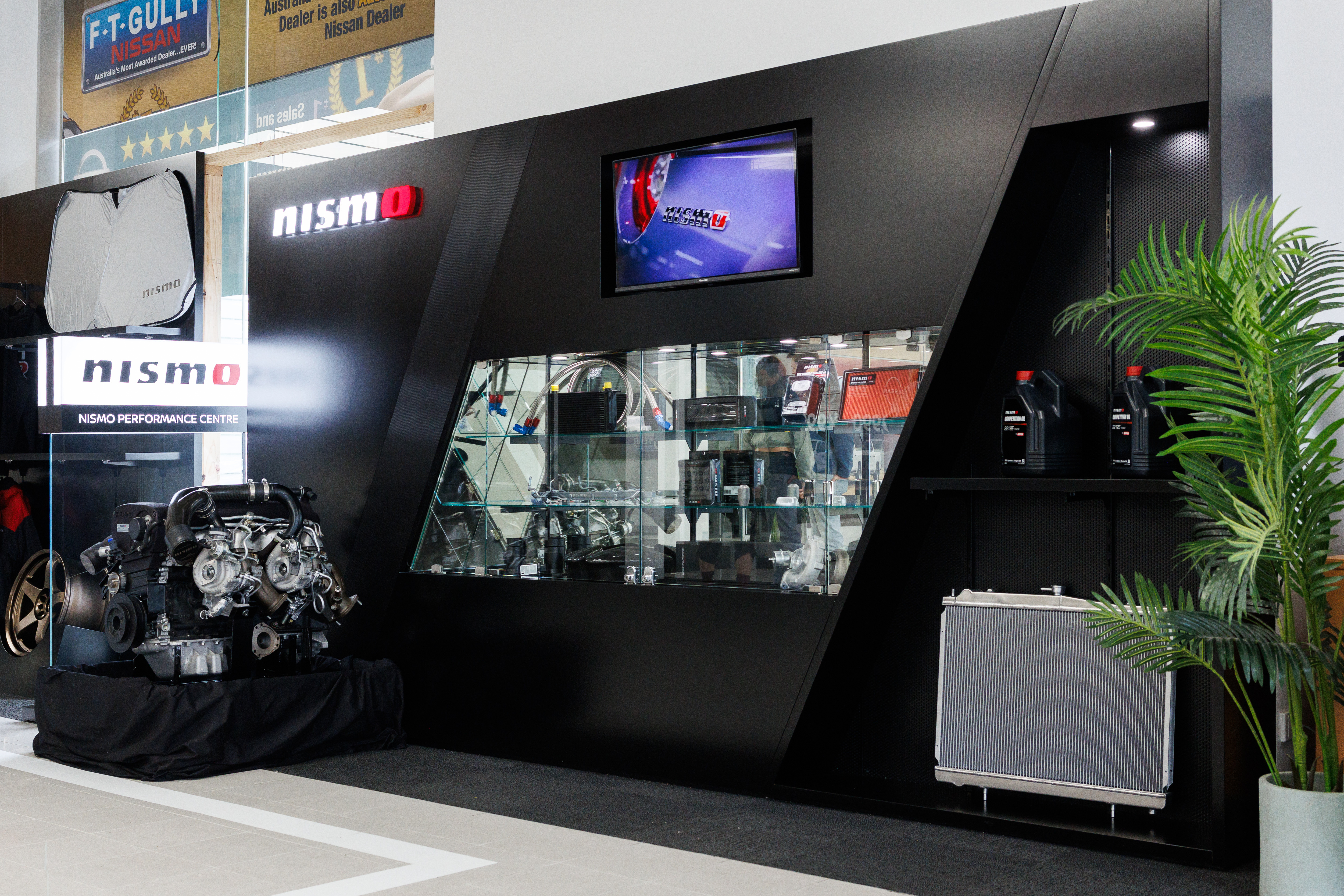 Nissan NISMOPerformanceCentre 031