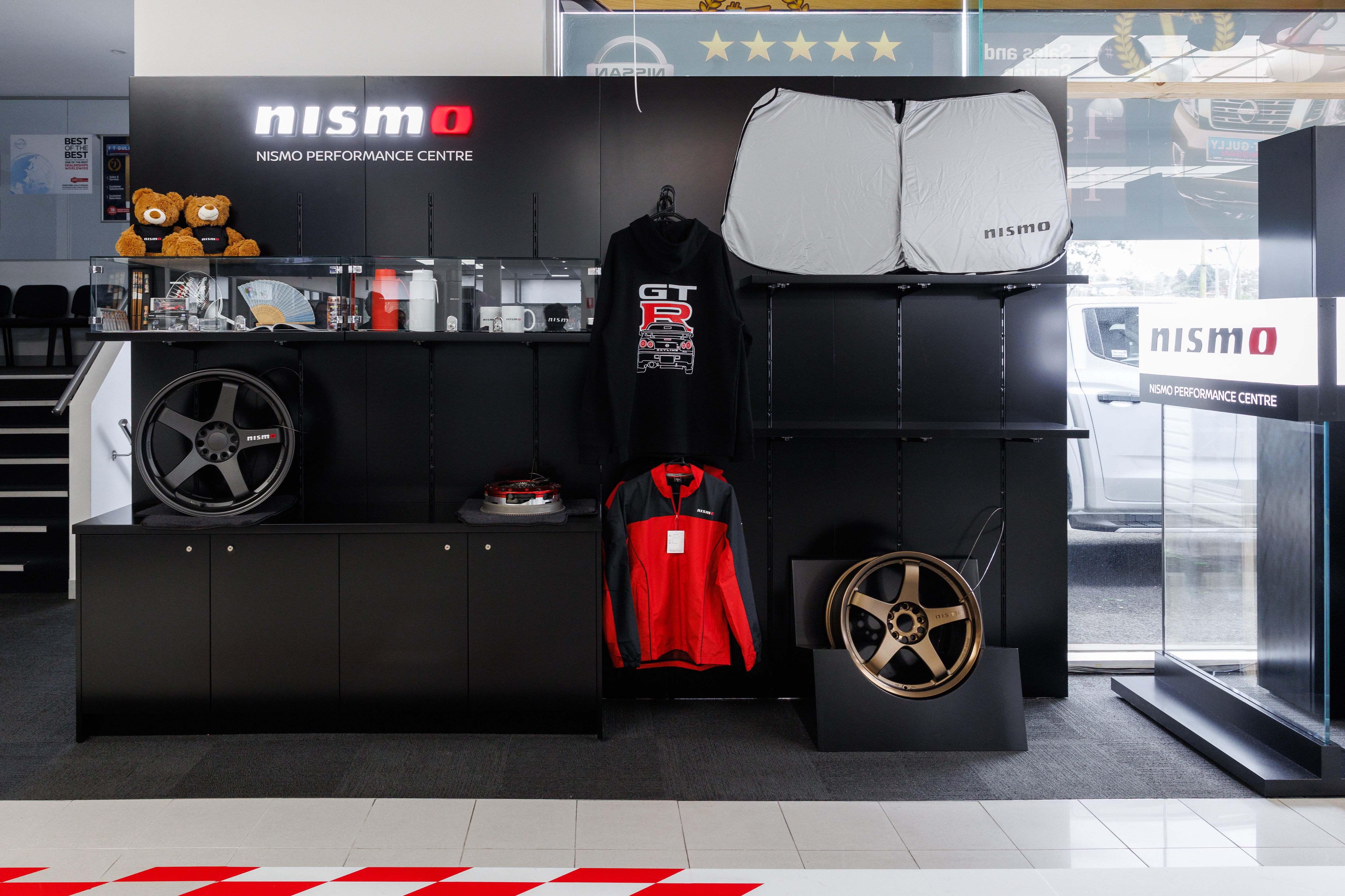 Nissan NISMOPerformanceCentre 034