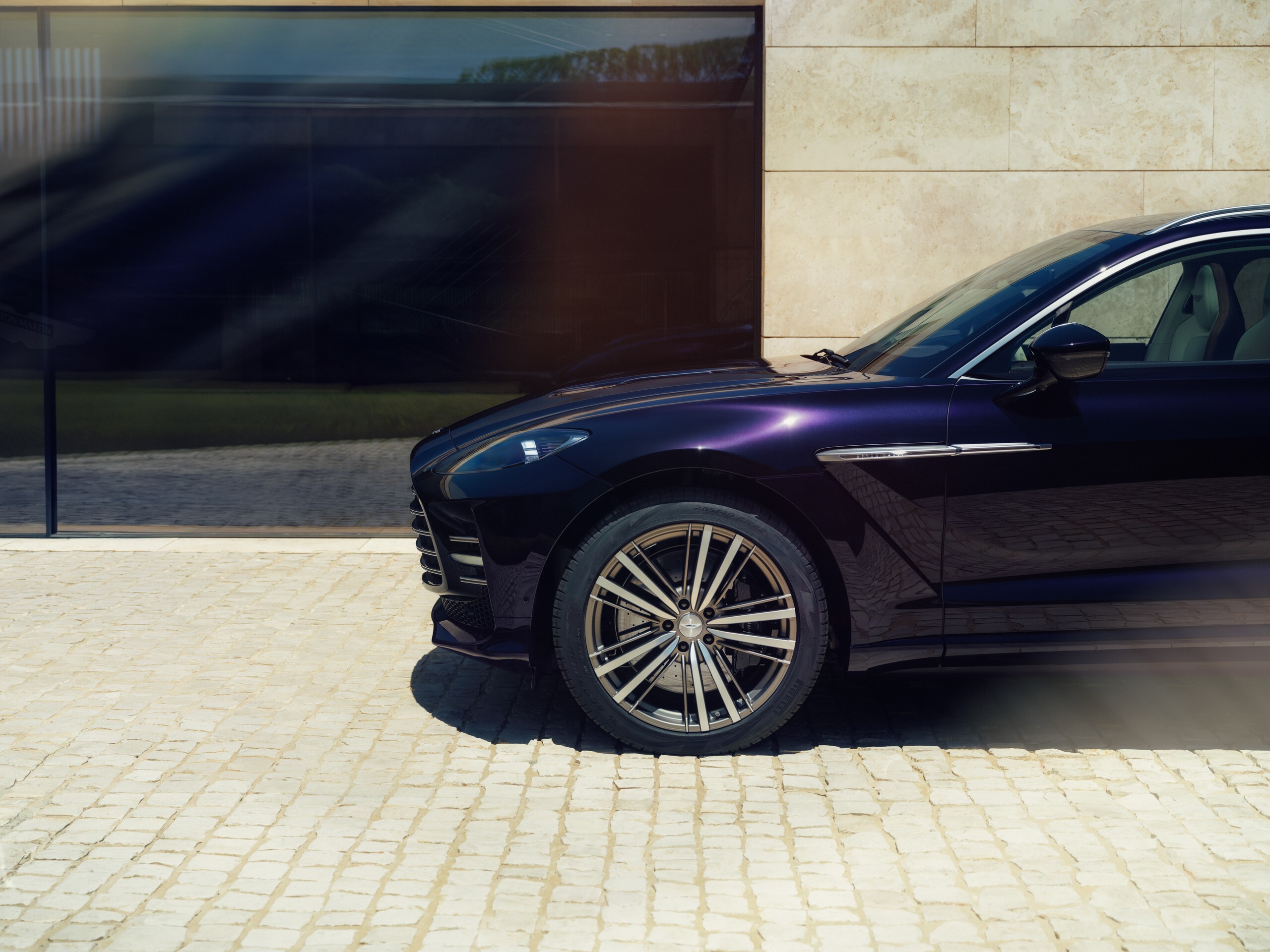 Aston Martin DBX GT New 4