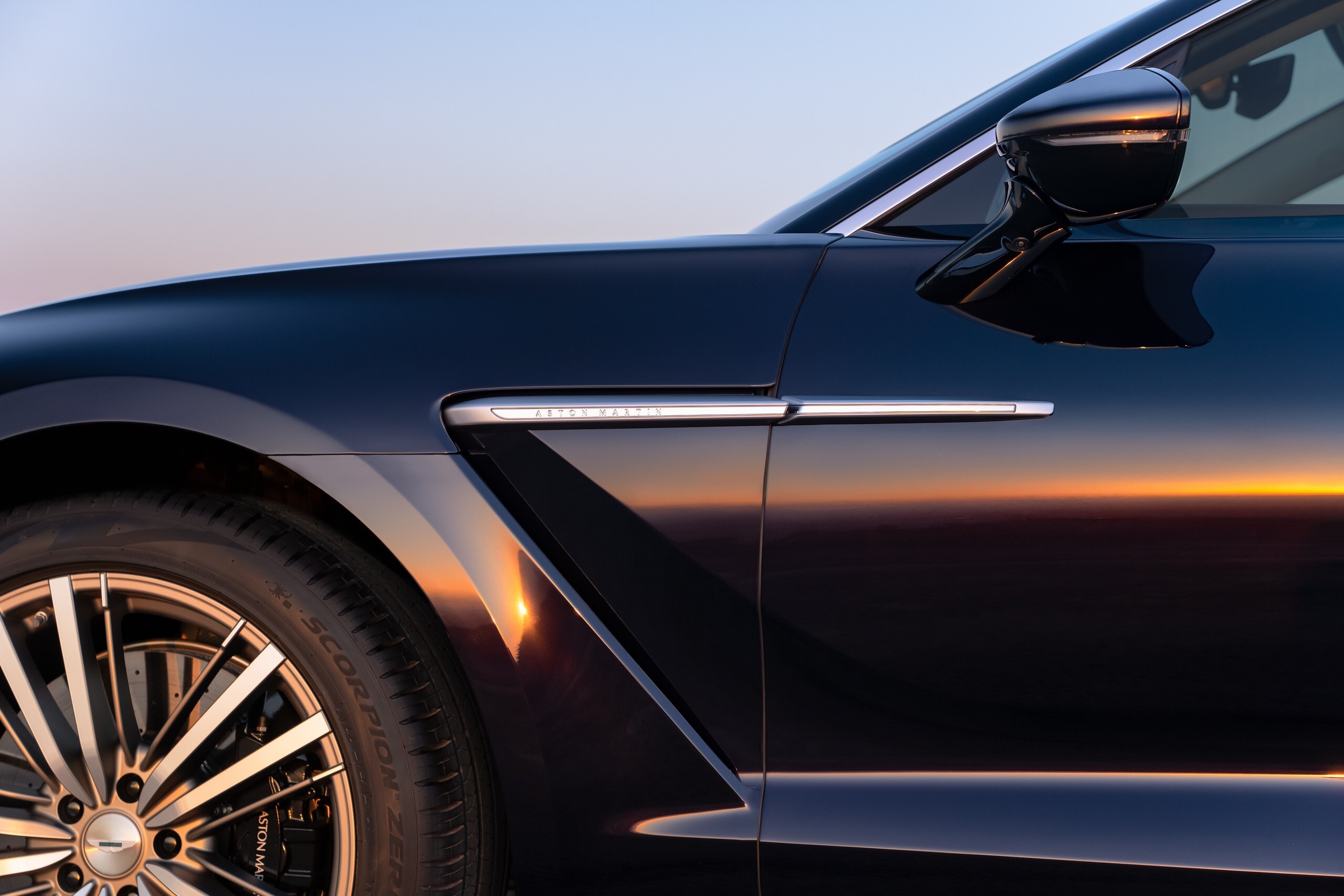 Aston Martin DBX GT New 19