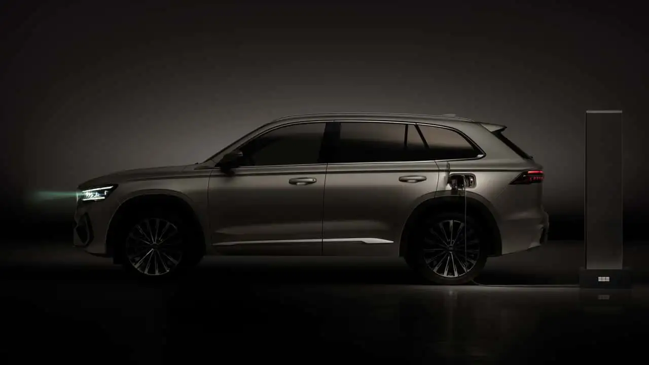 geely-no-quiere-dejarle-todo-el-pastel-a-byd-presenta-el-monjaro-em-i-su-nuevo-suv-hibrido-enchufable-para-europa-3.webp