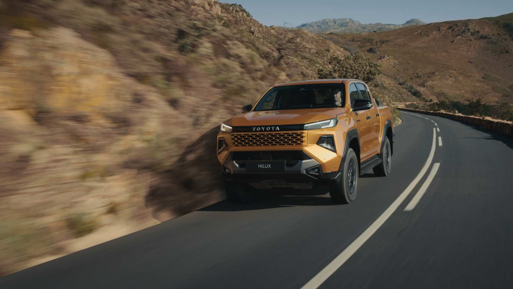El ford ranger tiene un nuevo problema toyota pone precio en espana al hilux diesel de 204 cv con etiqueta eco 3