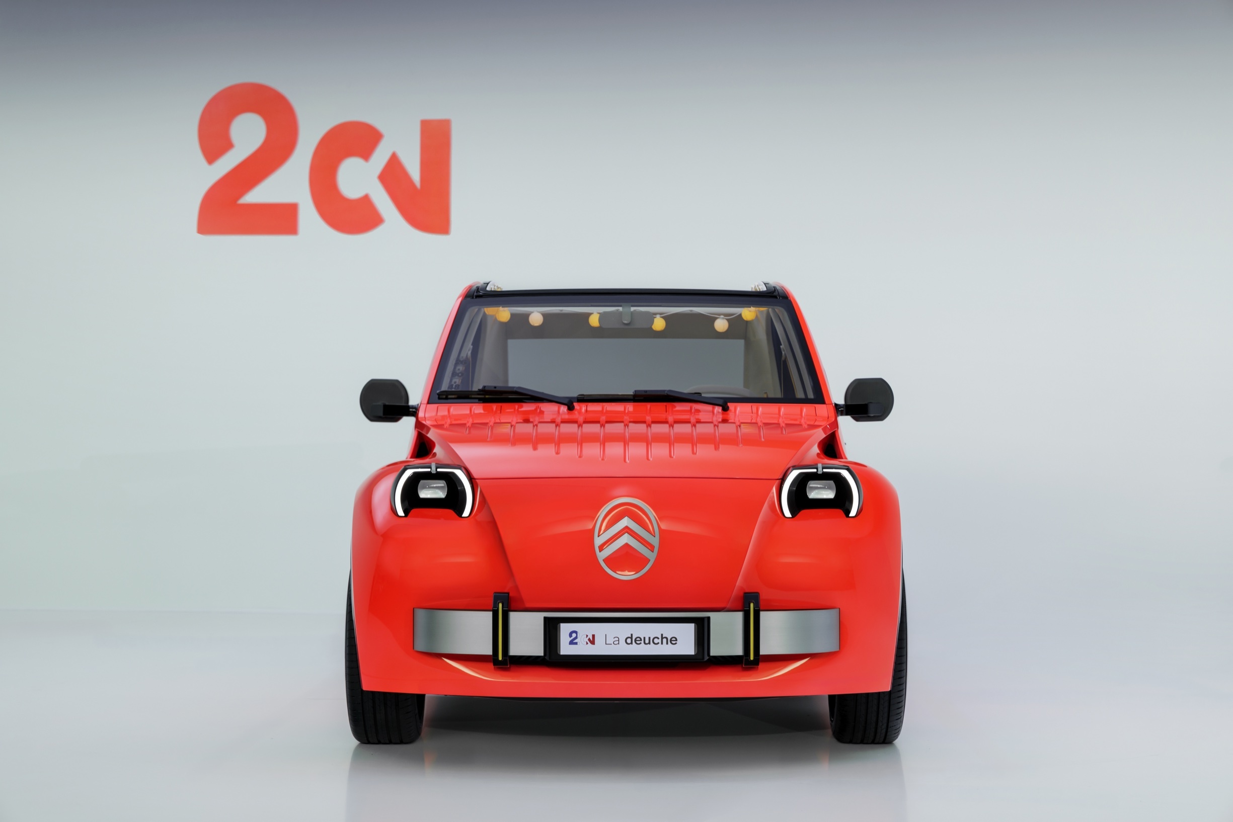 El coche que motorizo a generaciones de europeos quiere hacerlo otra vez citroen recupera el 2cv como electrico de 15000 euros