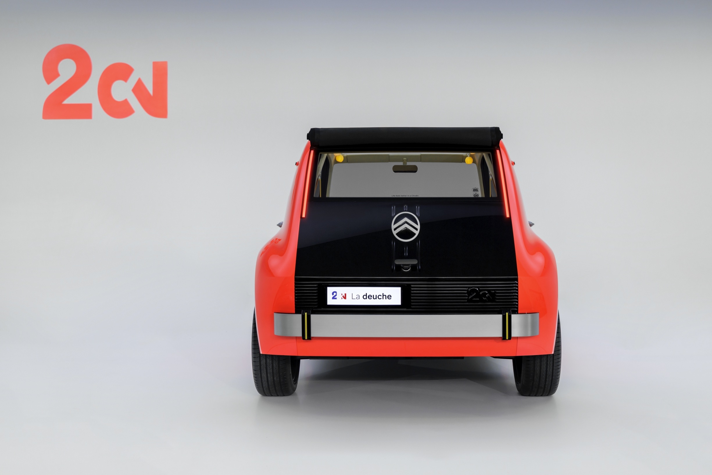 El coche que motorizo a generaciones de europeos quiere hacerlo otra vez citroen recupera el 2cv como electrico de 15000 euros 6