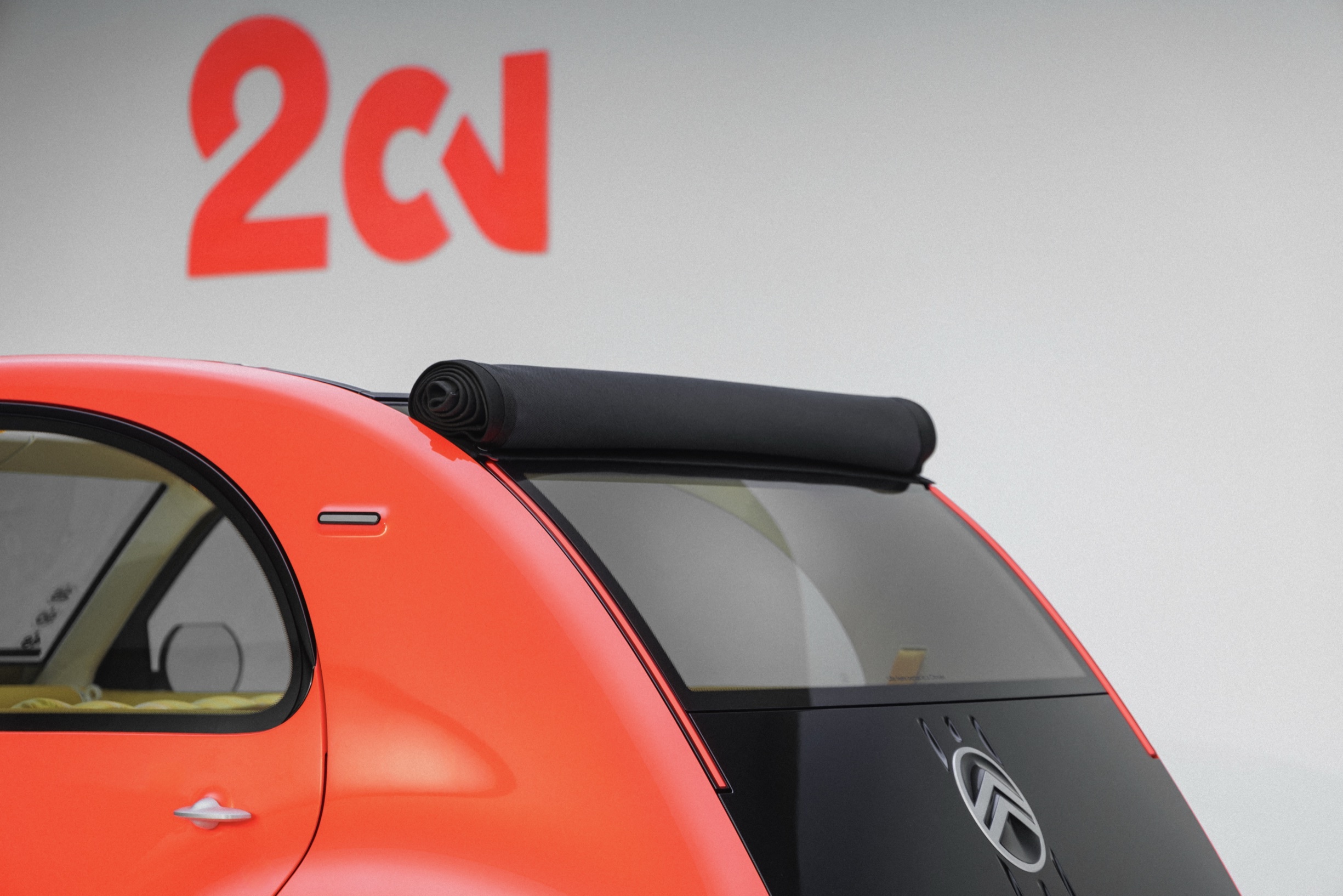 El coche que motorizo a generaciones de europeos quiere hacerlo otra vez citroen recupera el 2cv como electrico de 15000 euros 10