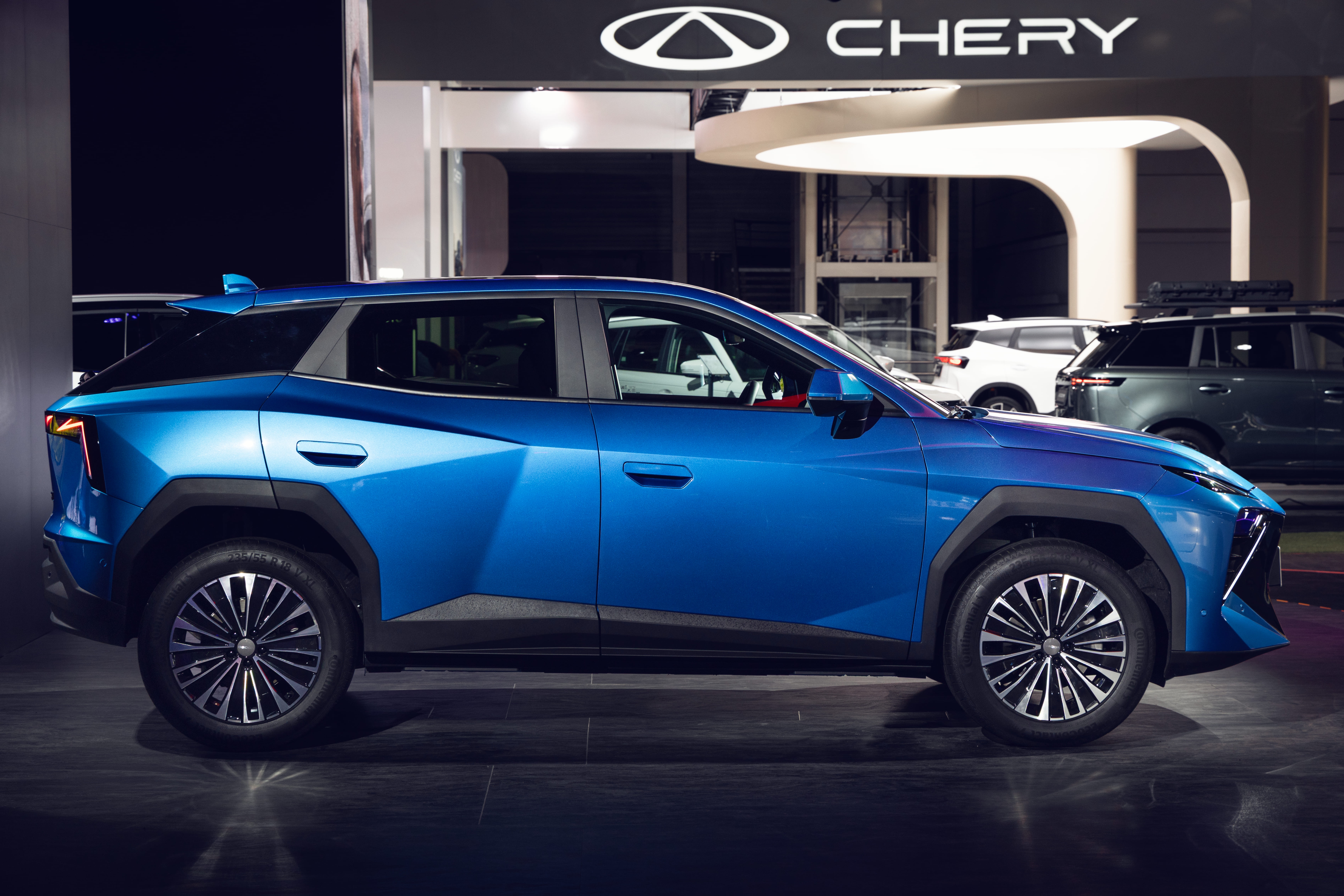 Toyota tiene un nuevo problema en espana omoda prepara un suv hibrido de 224 cv 900 km de autonomia y solo 22000 euros