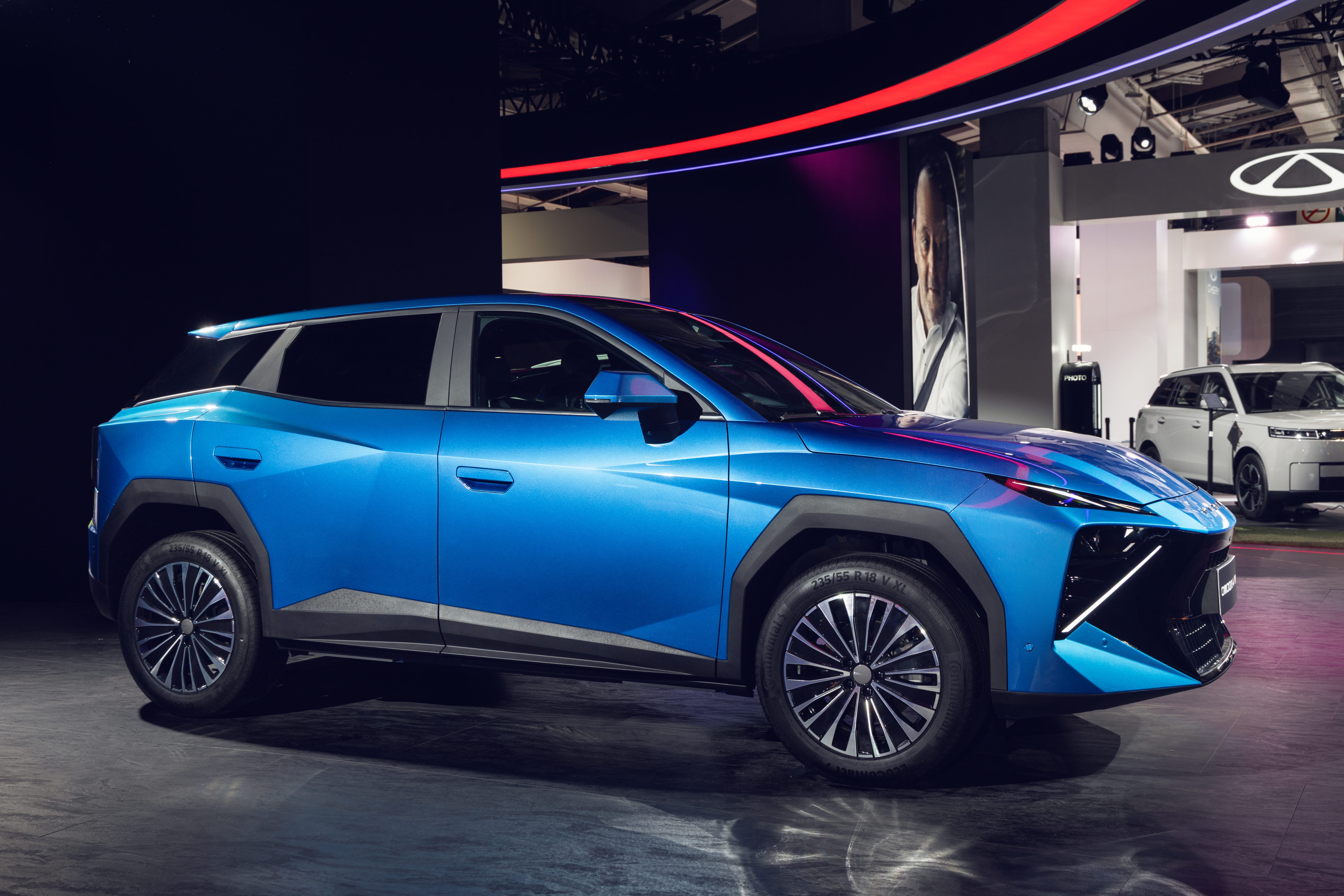 Toyota tiene un nuevo problema en espana omoda prepara un suv hibrido de 224 cv 900 km de autonomia y solo 22000 euros
