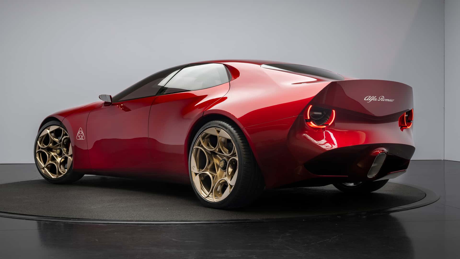 P3VB7A_alfa-romeo-cuorerosso.jpg