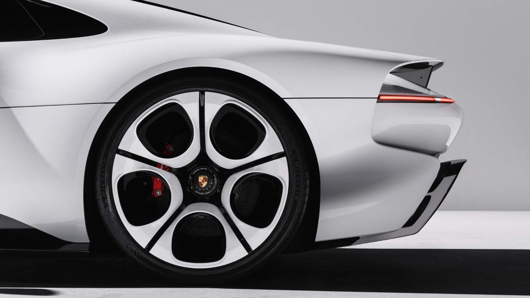Porsche quiere salir de su crisis haciendo lo que mejor sabe el nuevo mission s adelanta un superdeportivo que estara por encima del mismisimo 911 12