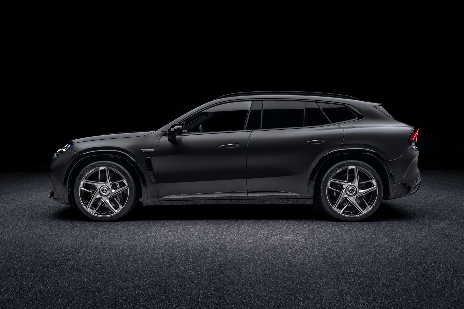 Mercedes amg ha tardado 59 anos en fabricar su primer suv desde cero y ha creado una autentica bestia 1169 cv y carga a 710 kw 3