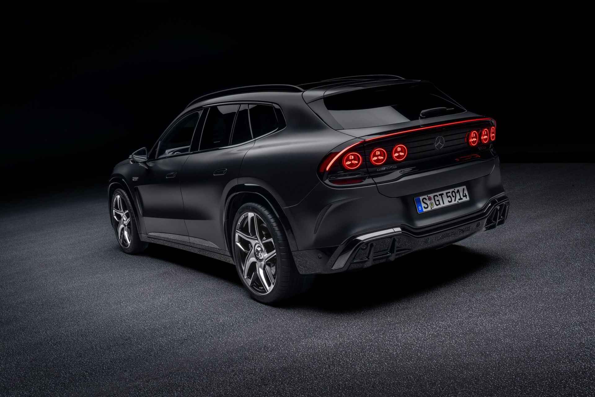 Mercedes amg ha tardado 59 anos en fabricar su primer suv desde cero y ha creado una autentica bestia 1169 cv y carga a 710 kw 4
