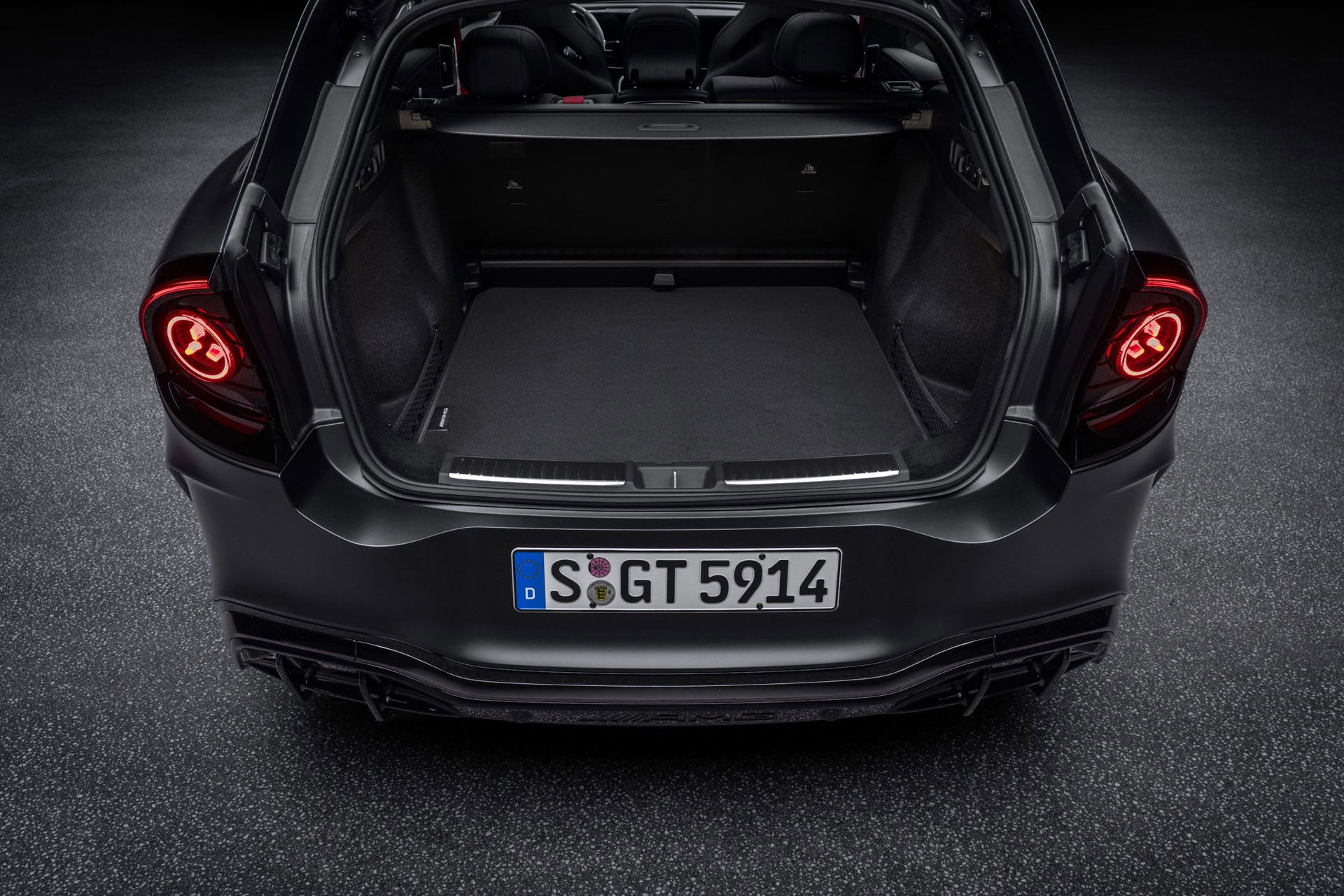 Mercedes amg ha tardado 59 anos en fabricar su primer suv desde cero y ha creado una autentica bestia 1169 cv y carga a 710 kw 15