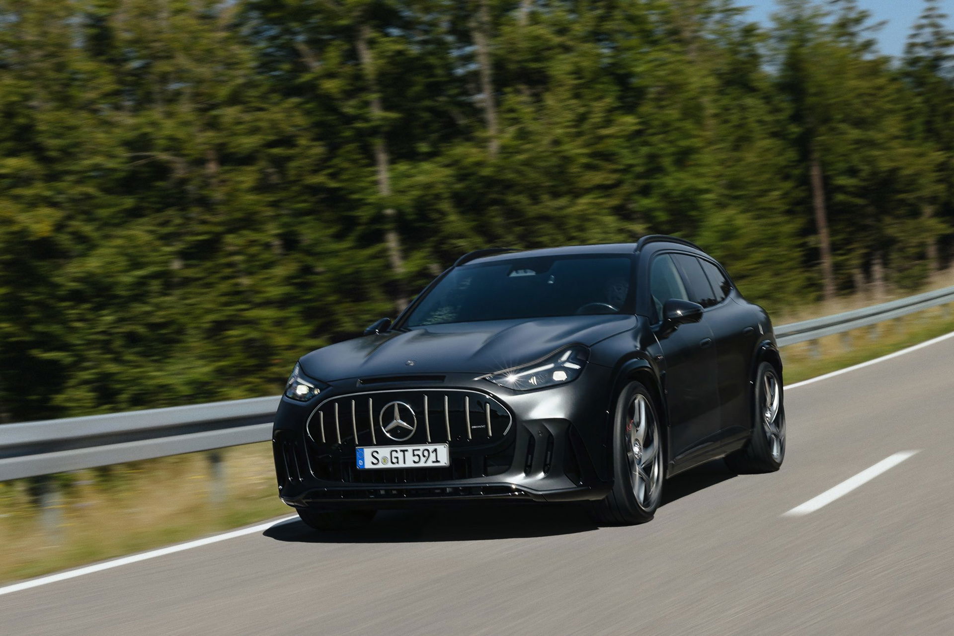 Mercedes amg ha tardado 59 anos en fabricar su primer suv desde cero y ha creado una autentica bestia 1169 cv y carga a 710 kw 28