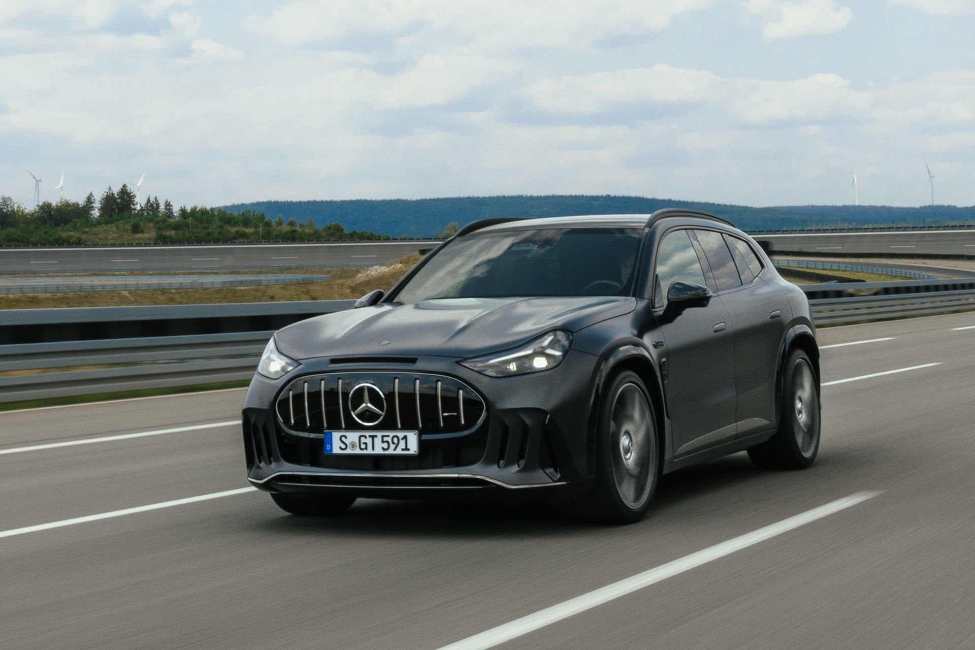 Mercedes amg ha tardado 59 anos en fabricar su primer suv desde cero y ha creado una autentica bestia 1169 cv y carga a 710 kw 29