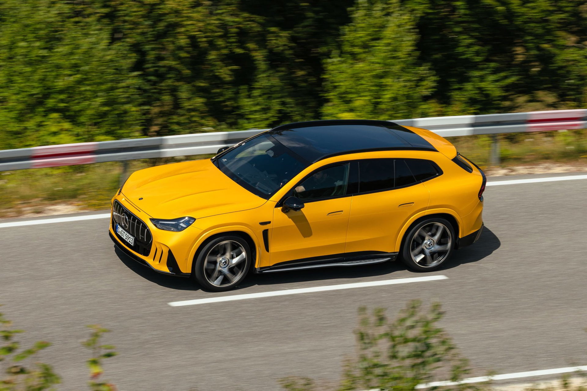 Mercedes amg ha tardado 59 anos en fabricar su primer suv desde cero y ha creado una autentica bestia 1169 cv y carga a 710 kw 36