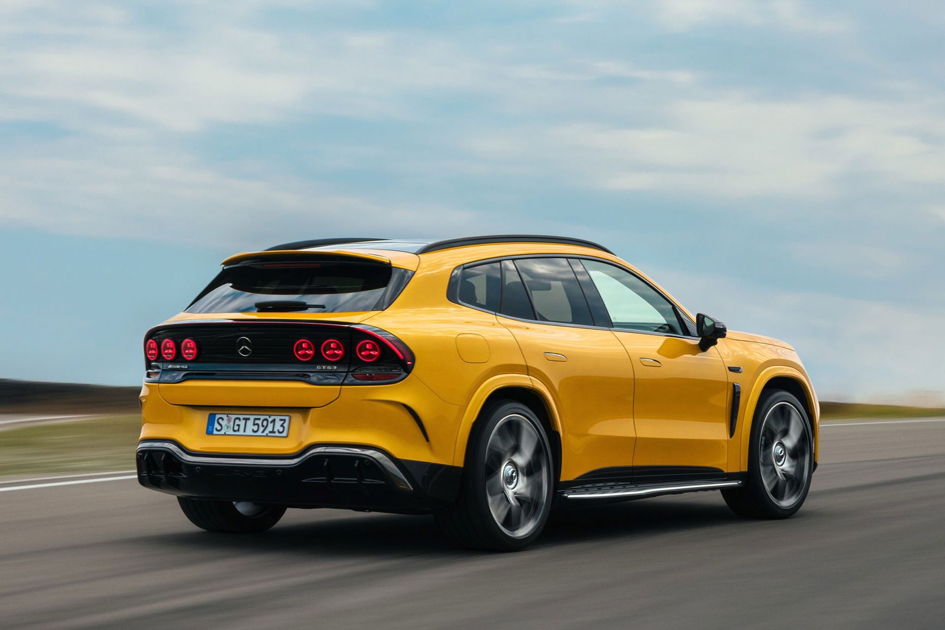 Mercedes amg ha tardado 59 anos en fabricar su primer suv desde cero y ha creado una autentica bestia 1169 cv y carga a 710 kw 38