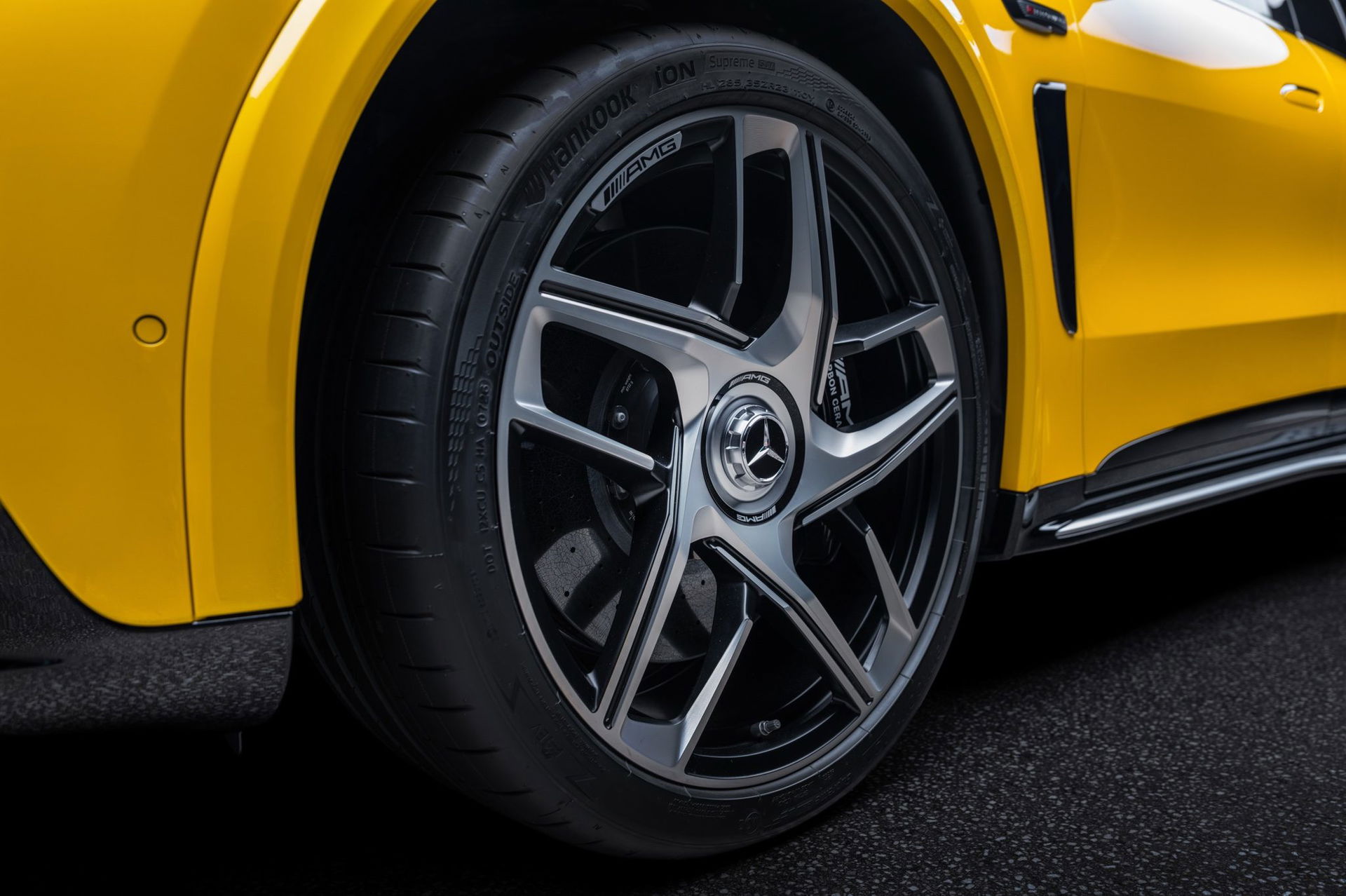 Mercedes amg ha tardado 59 anos en fabricar su primer suv desde cero y ha creado una autentica bestia 1169 cv y carga a 710 kw 48