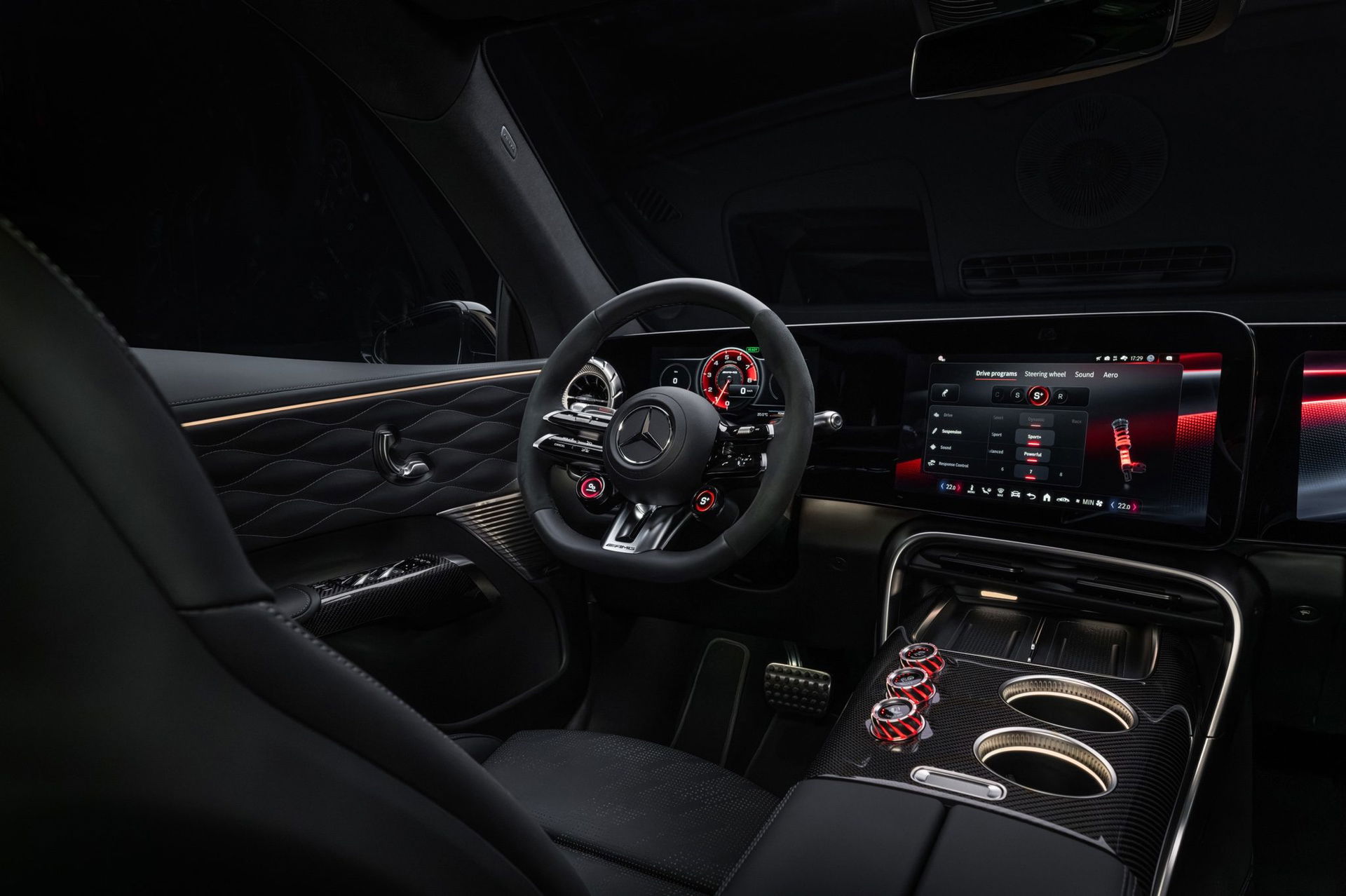 Mercedes amg ha tardado 59 anos en fabricar su primer suv desde cero y ha creado una autentica bestia 1169 cv y carga a 710 kw 52