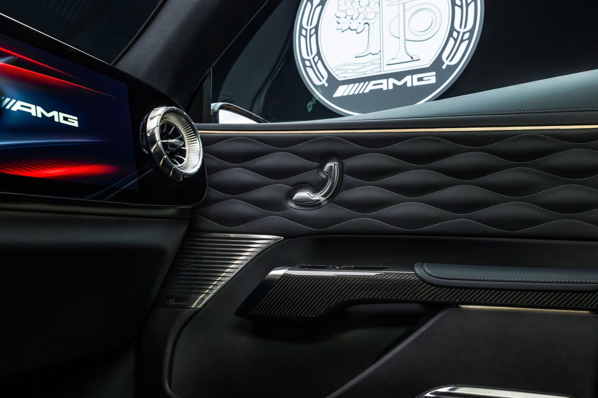 Mercedes amg ha tardado 59 anos en fabricar su primer suv desde cero y ha creado una autentica bestia 1169 cv y carga a 710 kw 59