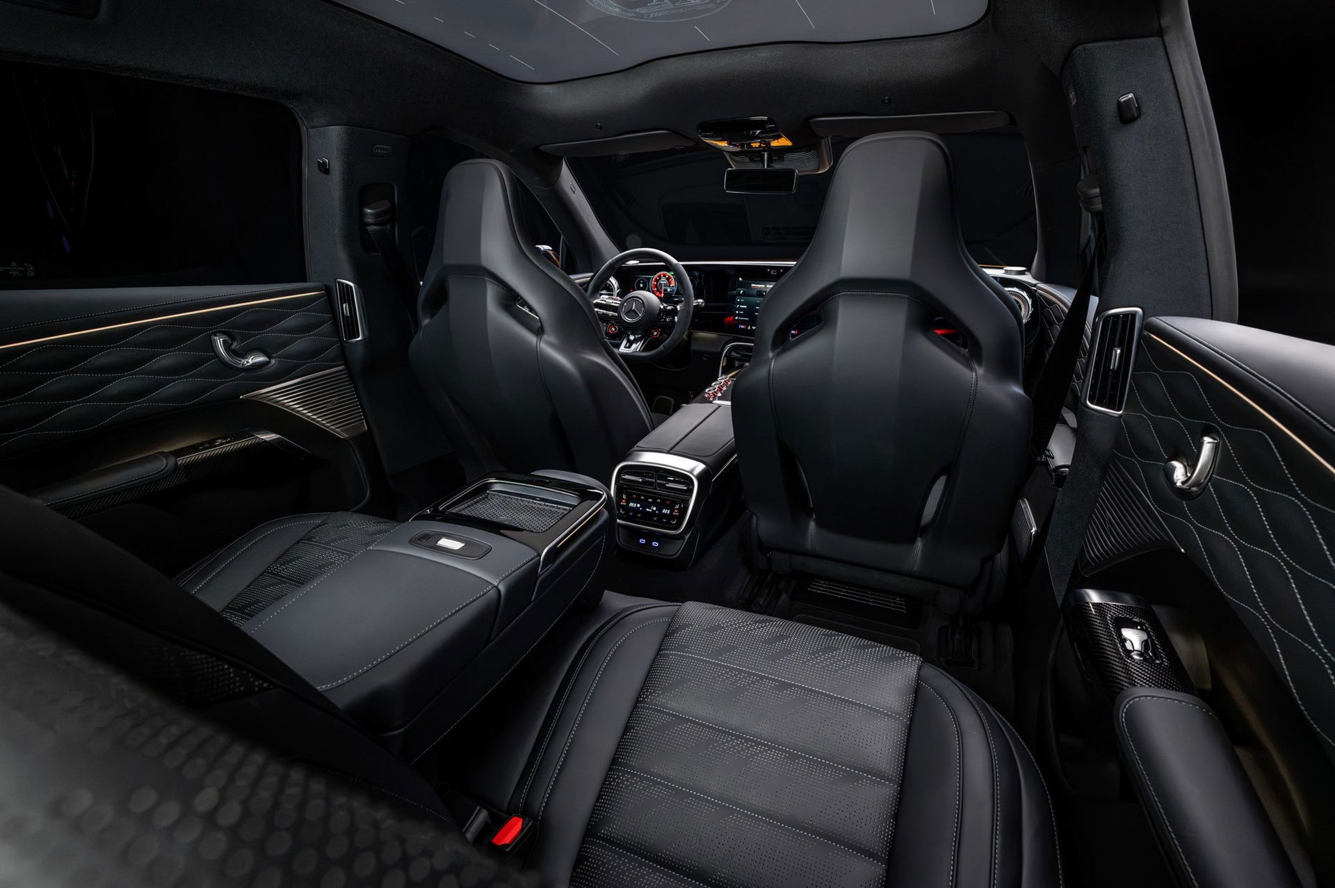 Mercedes amg ha tardado 59 anos en fabricar su primer suv desde cero y ha creado una autentica bestia 1169 cv y carga a 710 kw 60
