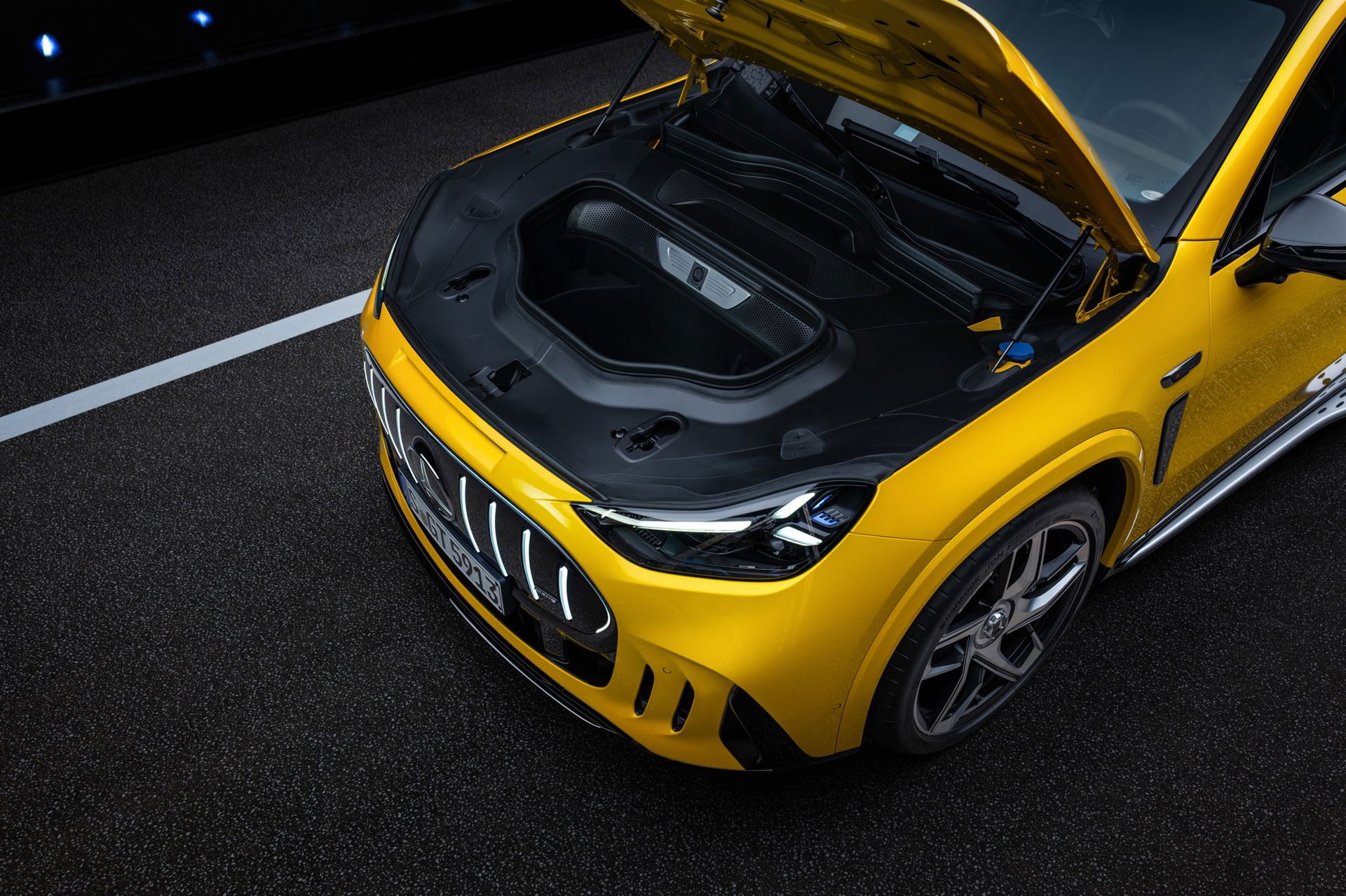 Mercedes amg ha tardado 59 anos en fabricar su primer suv desde cero y ha creado una autentica bestia 1169 cv y carga a 710 kw 65