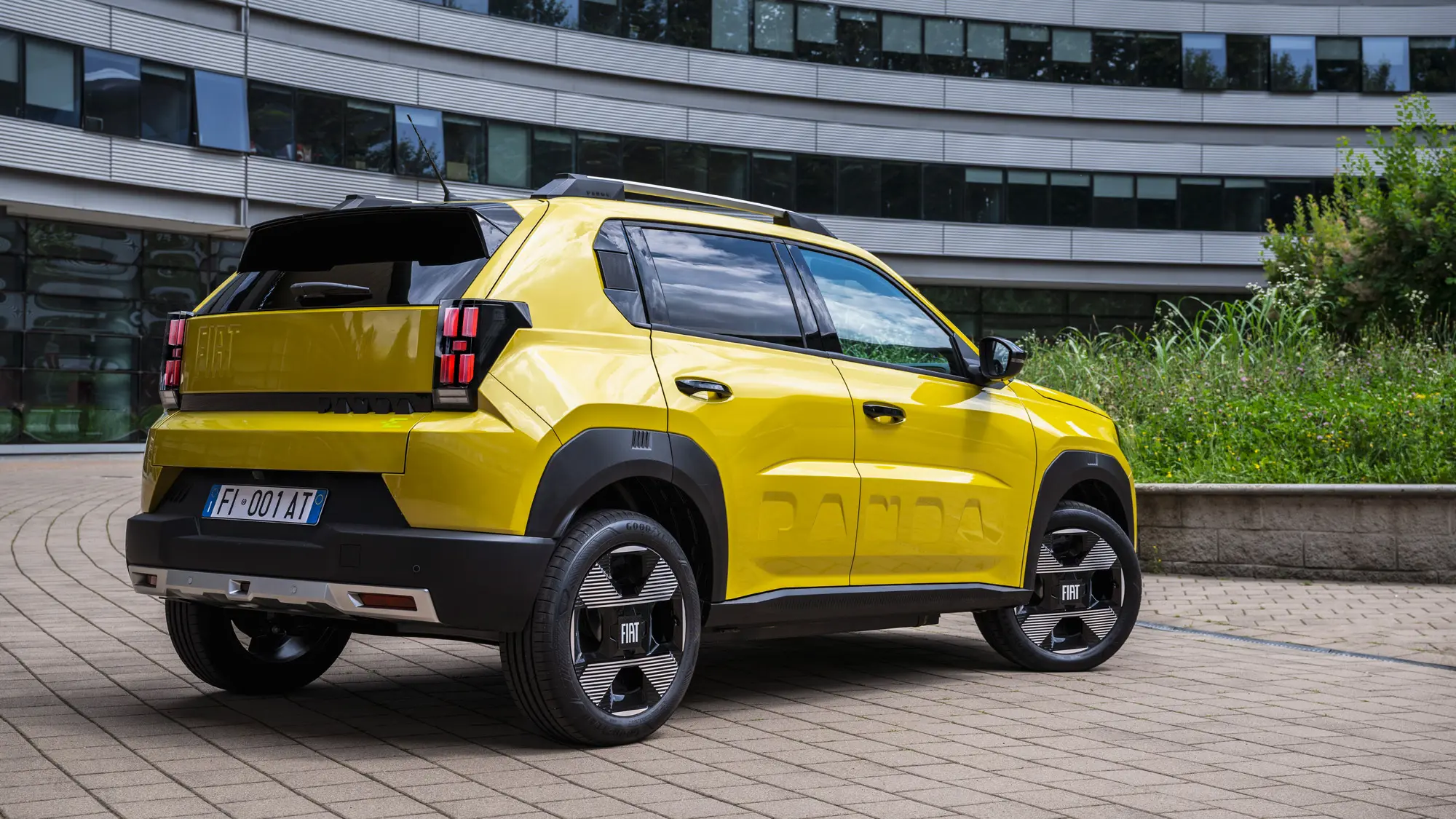 092-fiat-grande-panda-rearjpg.webp