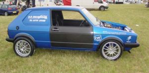 Volkswagen Golf MKI con el motor de una Hayabusa