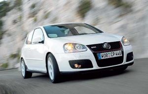 ¿Cuánto cuesta un Golf GTI V en el mundo?