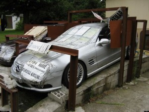 Meredes SL55 AMG y ML400 CDI abandonados como protesta