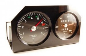 Reloj de sobremesa con los relojes del primer 911 Turbo