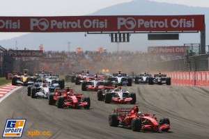 Massa repite victoria en «su» circuito y Räikkönen completa el doblete