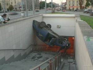 El coche que sólo quería coger el metro