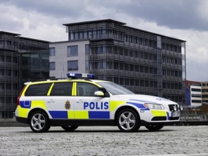 Volvo V70 con el uniforme de policía
