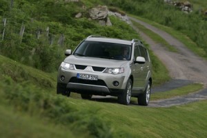 Nuevo Mitsubishi Outlander 2.2 DiD y 2.4i