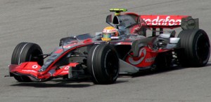 Lewis Hamilton investigado por irregularidades en Interlagos