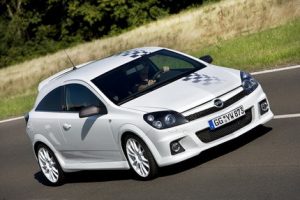 Opel Astra OPC Nürburgring, imágenes oficiales