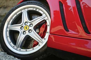 Ferrari contará con frenos cerámicos Brembo de serie en todos los modelos