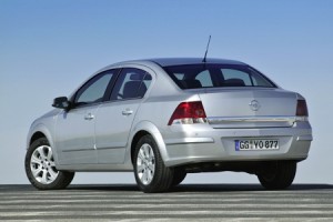 El Opel Astra Sedán llegará a España en Febrero