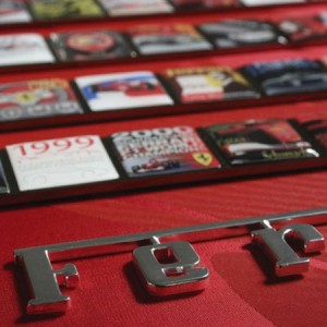 60 iconos enmarcados para recordar el sexagésimo aniversario de Ferrari
