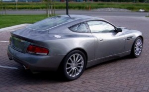 Réplica de Aston Martin Vanquish: bueno, pero malo