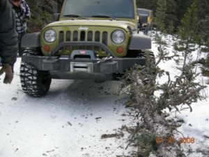 Jeep Wrangler y un conductor con mucha suerte