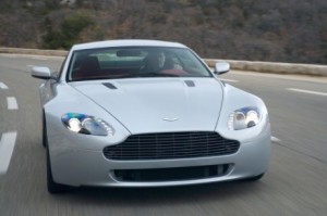Aston Martin V8 Vantage: más motor y nuevo interior para Ginebra