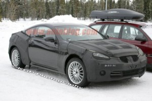 Hyunda Genesis Coupé, cazado con el interior y el motor al descubierto