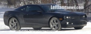 Chevrolet Camaro, cazado en negro impoluto