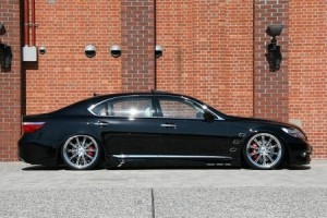 Lexus LS por Job Design