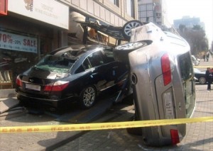 Empiezan los primeros accidentes del Hyundai Genesis