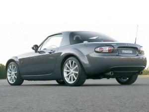 El Mazda MX-5 2010 podría contar con una apariencia similar al Mazda6