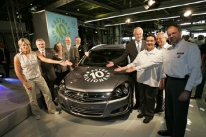 Sale de fábrica la unidad diez millones del Opel Astra