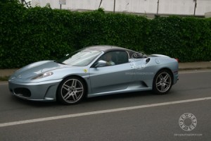 Fotos espía de un Ferrari F430 con techo duro